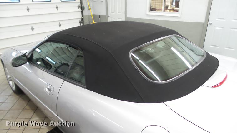 image for item DC5610 2001 Jaguar XK8 convertible