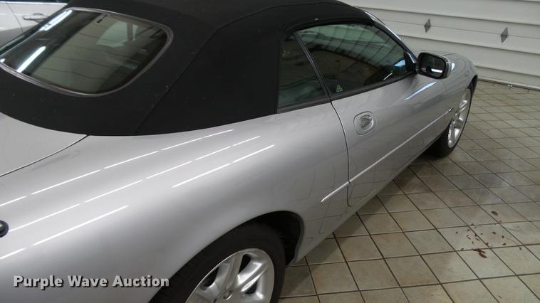 image for item DC5610 2001 Jaguar XK8 convertible