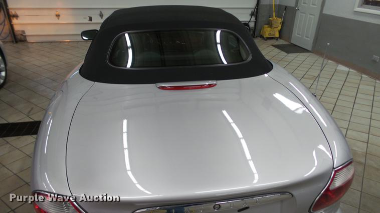 image for item DC5610 2001 Jaguar XK8 convertible