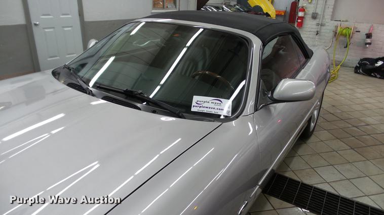 image for item DC5610 2001 Jaguar XK8 convertible