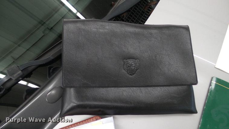 image for item DC5610 2001 Jaguar XK8 convertible