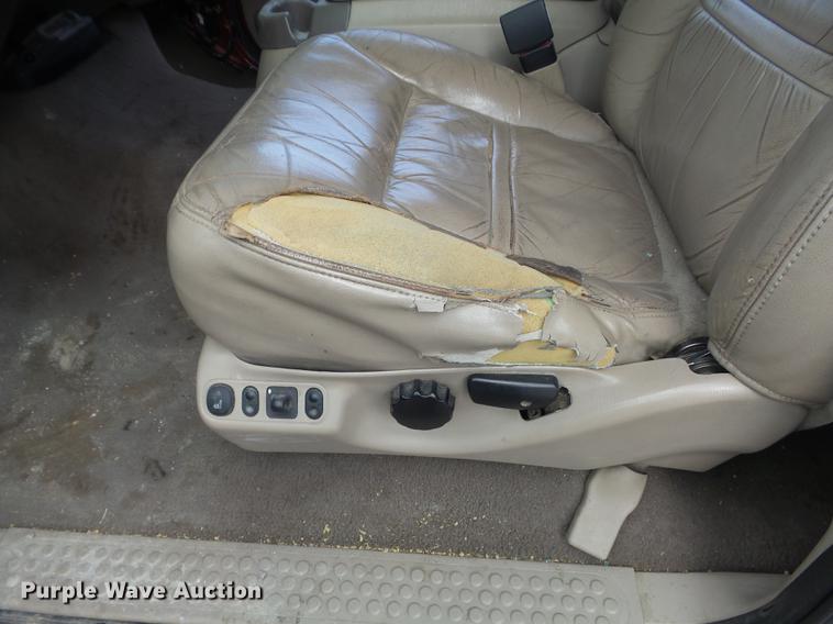 image for item DC7392 2000 Ford Excursion Limited SUV