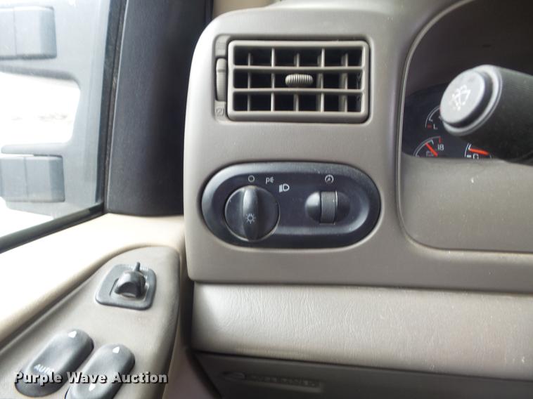 image for item DC7392 2000 Ford Excursion Limited SUV