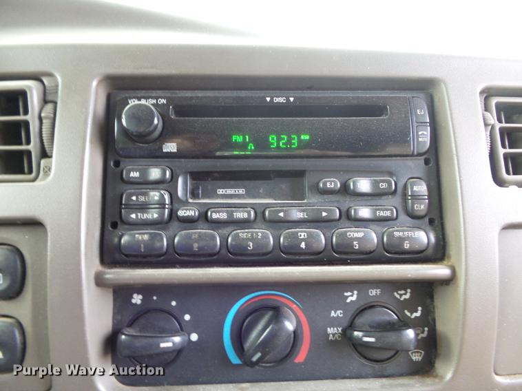 image for item DC7392 2000 Ford Excursion Limited SUV