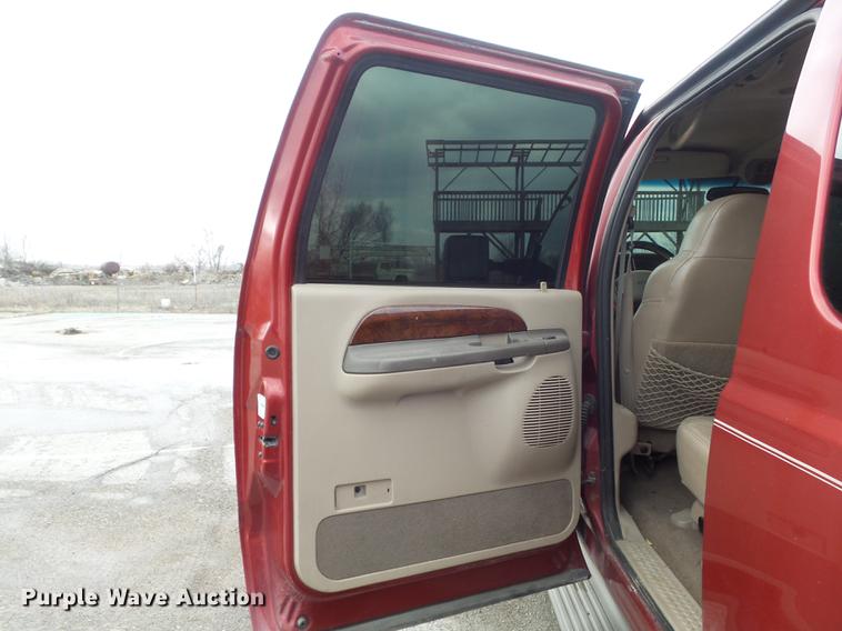 image for item DC7392 2000 Ford Excursion Limited SUV