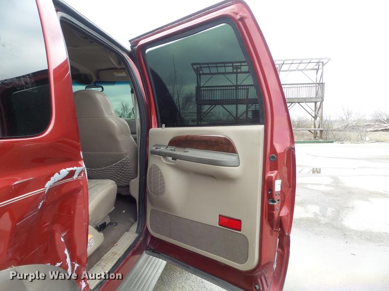 image for item DC7392 2000 Ford Excursion Limited SUV