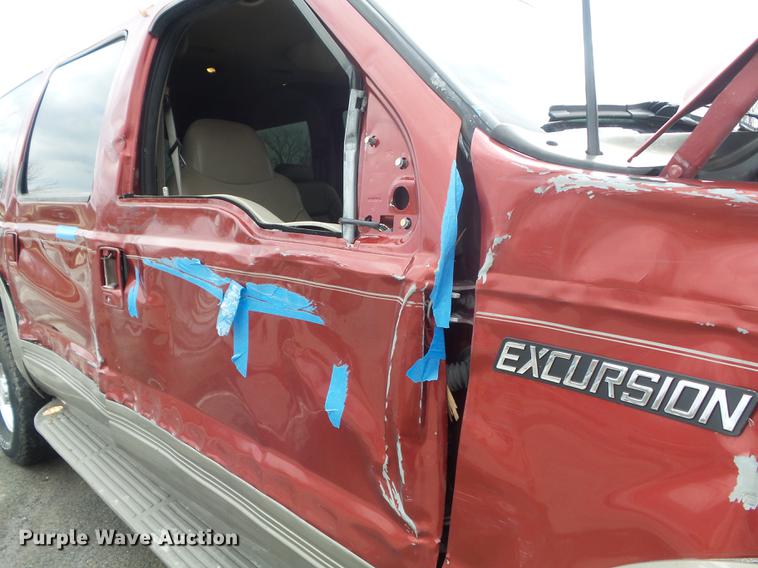 image for item DC7392 2000 Ford Excursion Limited SUV