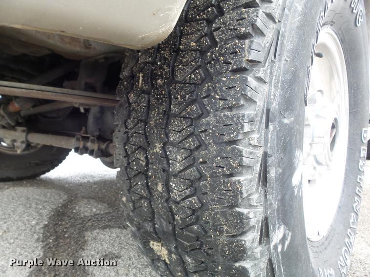 image for item DC7392 2000 Ford Excursion Limited SUV