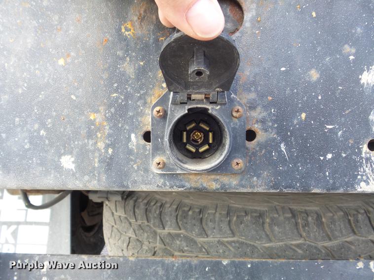 image for item DC7393 1999 Ford F350 Super Duty Lariat Crew Cab flatbed pickup truck