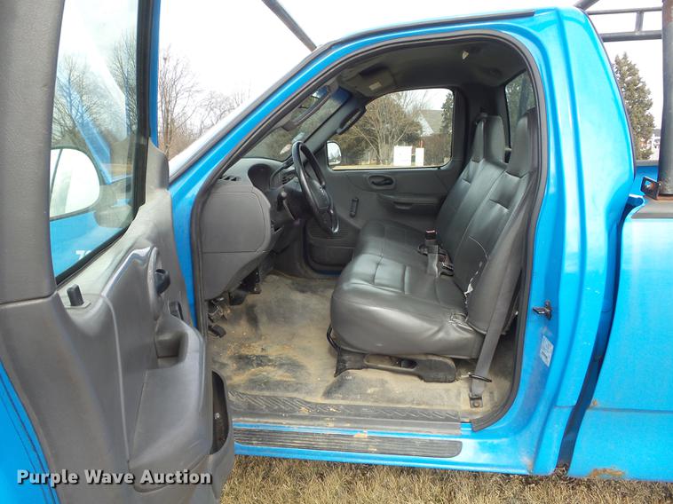 image for item DC7409 2003 Ford F150 XL pickup truck