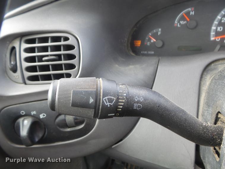 image for item DC7409 2003 Ford F150 XL pickup truck