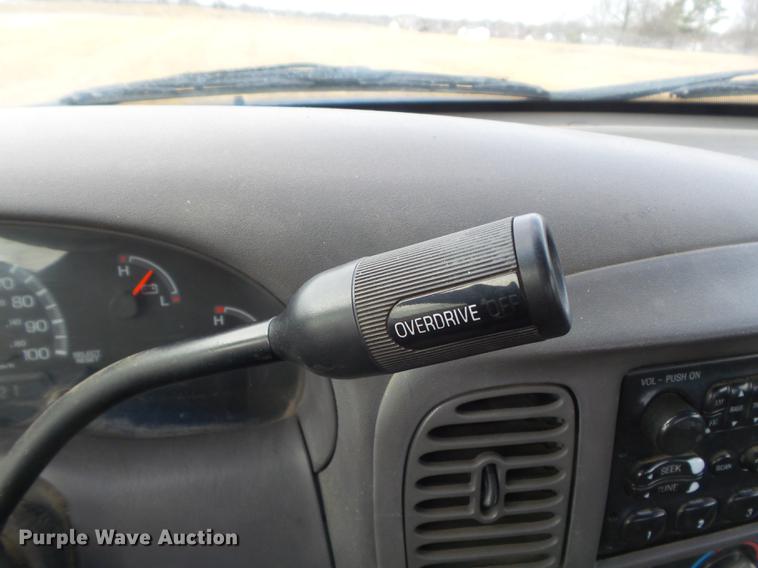 image for item DC7409 2003 Ford F150 XL pickup truck