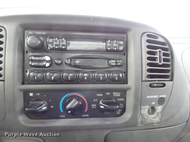 image for item DC7409 2003 Ford F150 XL pickup truck