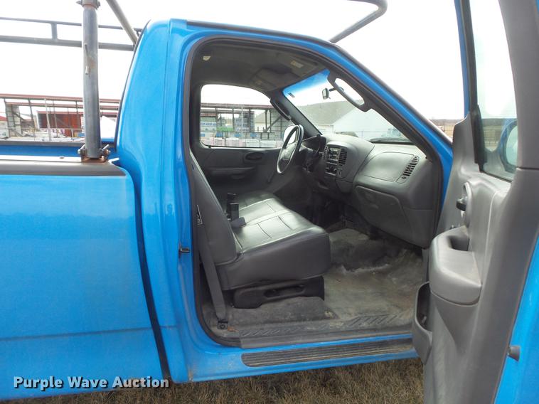 image for item DC7409 2003 Ford F150 XL pickup truck