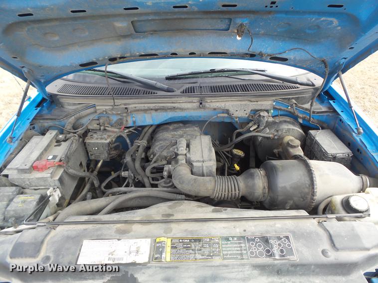 image for item DC7409 2003 Ford F150 XL pickup truck