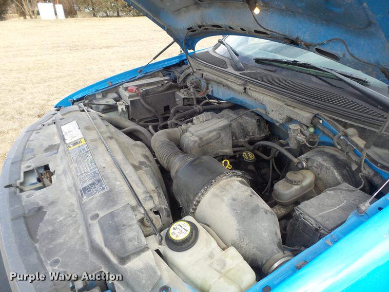 image for item DC7409 2003 Ford F150 XL pickup truck