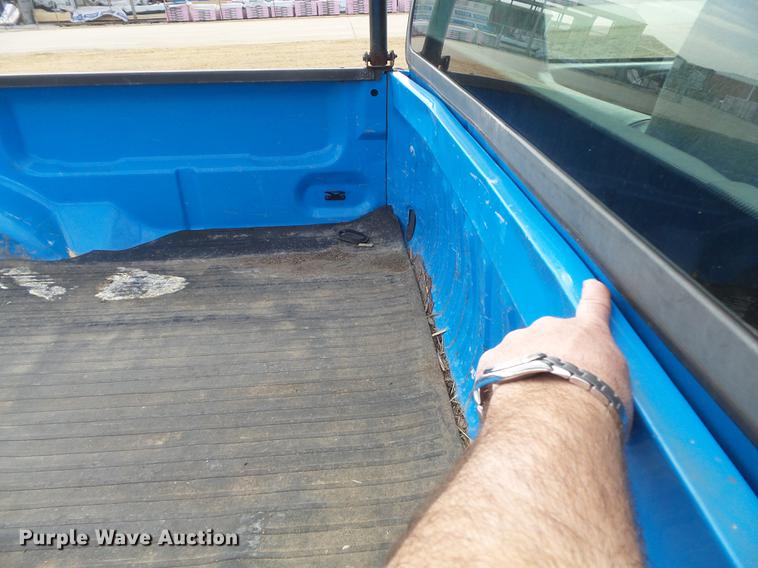 image for item DC7409 2003 Ford F150 XL pickup truck