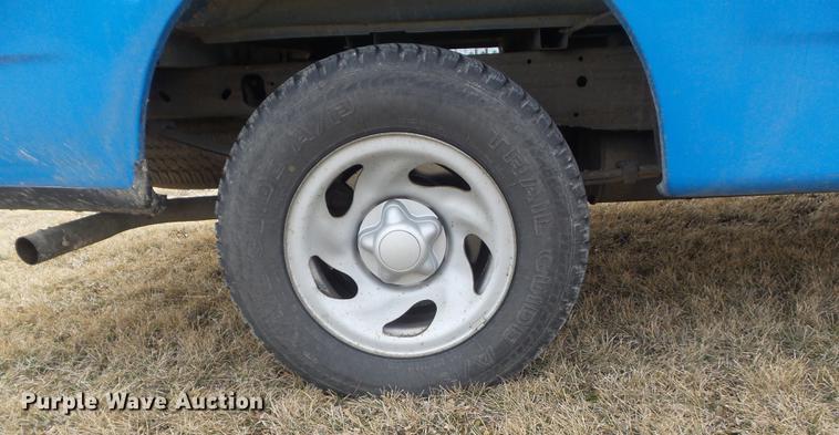 image for item DC7409 2003 Ford F150 XL pickup truck