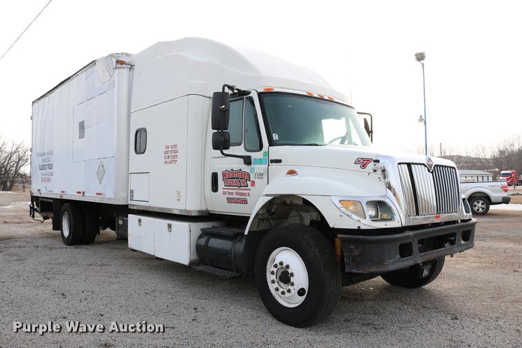 image for item DC7717 2004 International 7500 box truck