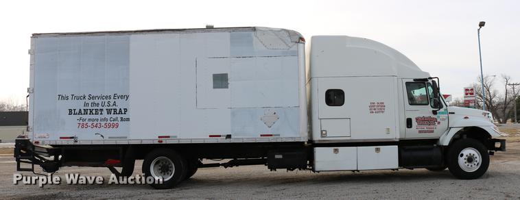 image for item DC7717 2004 International 7500 box truck