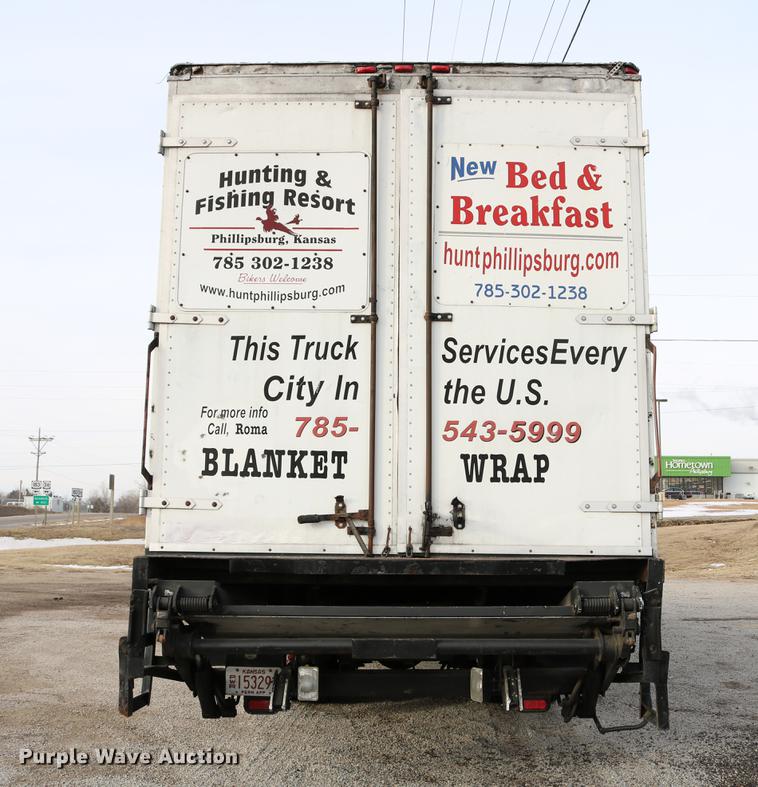 image for item DC7717 2004 International 7500 box truck