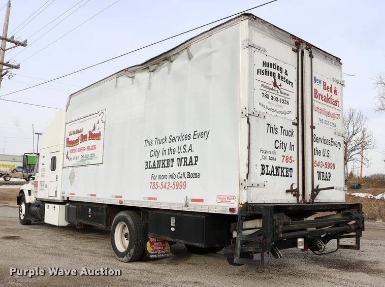 image for item DC7717 2004 International 7500 box truck