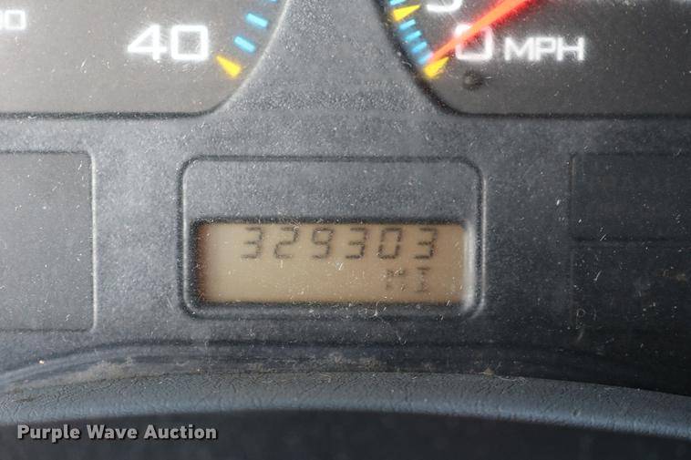 image for item DC7717 2004 International 7500 box truck