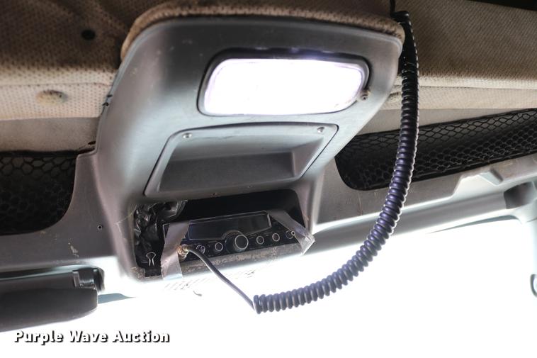 image for item DC7717 2004 International 7500 box truck