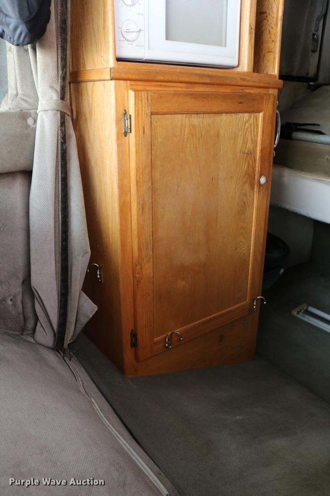 image for item DC7717 2004 International 7500 box truck