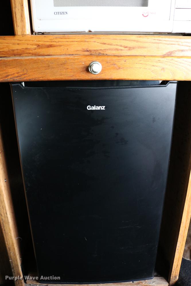 image for item DC7717 2004 International 7500 box truck