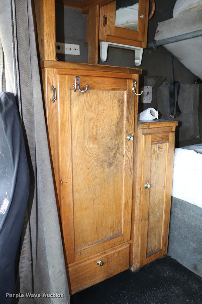 image for item DC7717 2004 International 7500 box truck