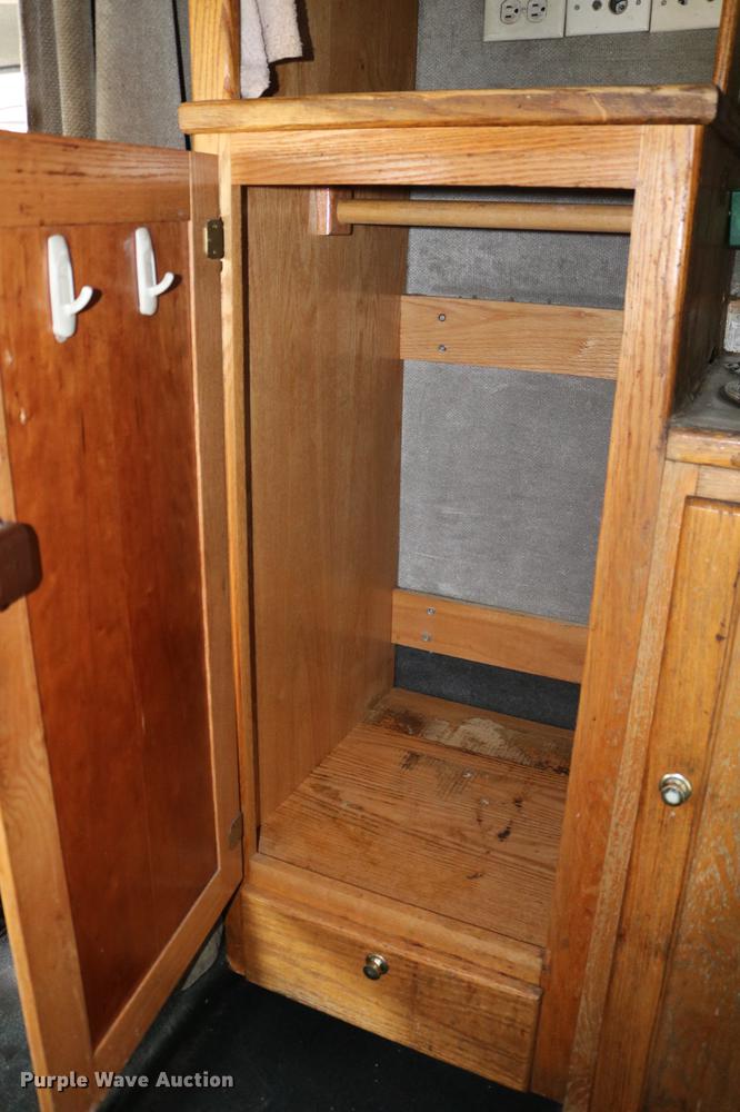 image for item DC7717 2004 International 7500 box truck