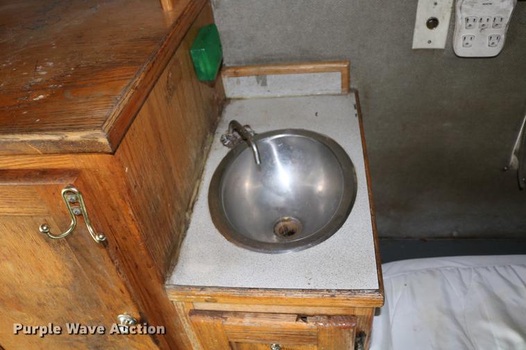 image for item DC7717 2004 International 7500 box truck