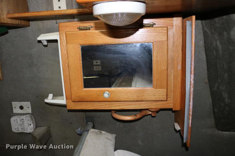 image for item DC7717 2004 International 7500 box truck