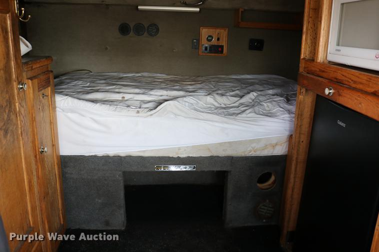 image for item DC7717 2004 International 7500 box truck