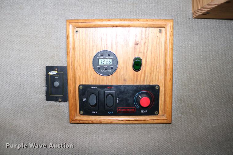 image for item DC7717 2004 International 7500 box truck