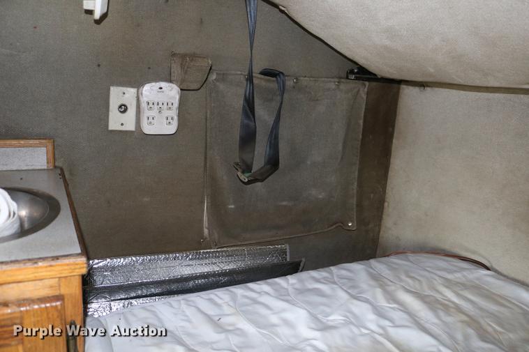 image for item DC7717 2004 International 7500 box truck