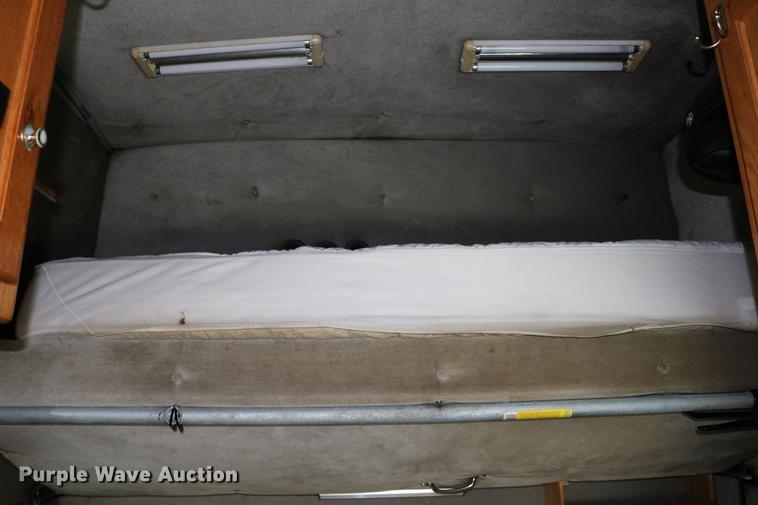 image for item DC7717 2004 International 7500 box truck