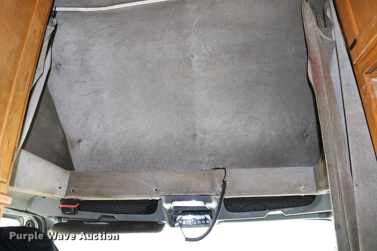 image for item DC7717 2004 International 7500 box truck