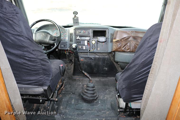 image for item DC7717 2004 International 7500 box truck