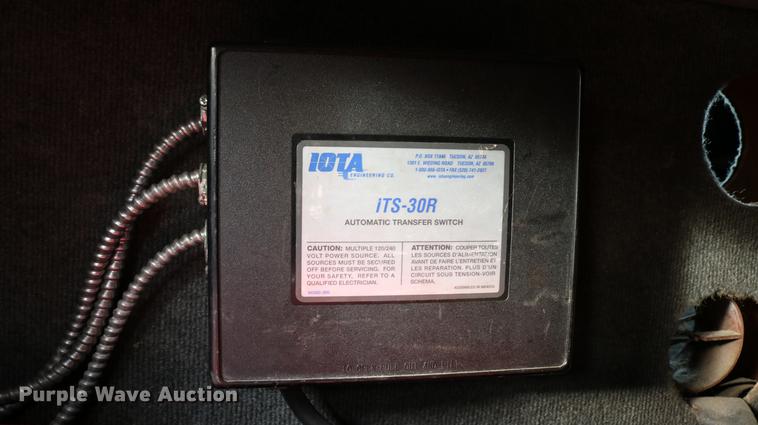 image for item DC7717 2004 International 7500 box truck