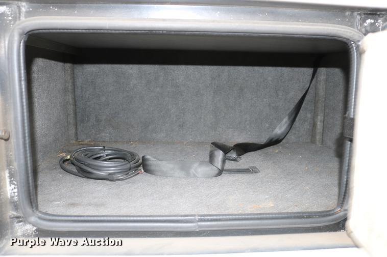 image for item DC7717 2004 International 7500 box truck