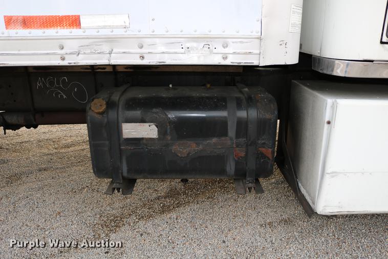 image for item DC7717 2004 International 7500 box truck