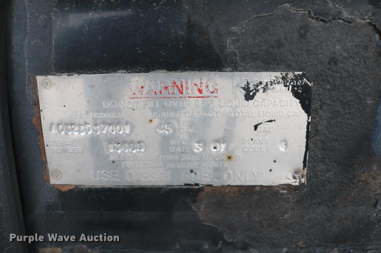 image for item DC7717 2004 International 7500 box truck