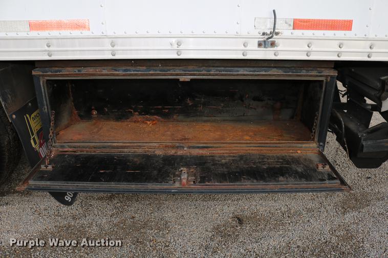 image for item DC7717 2004 International 7500 box truck