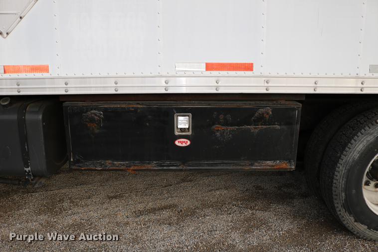 image for item DC7717 2004 International 7500 box truck