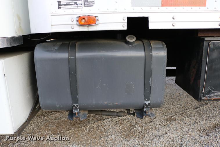 image for item DC7717 2004 International 7500 box truck