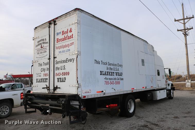 image for item DC7717 2004 International 7500 box truck