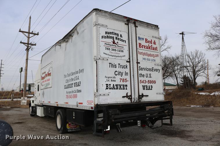 image for item DC7717 2004 International 7500 box truck