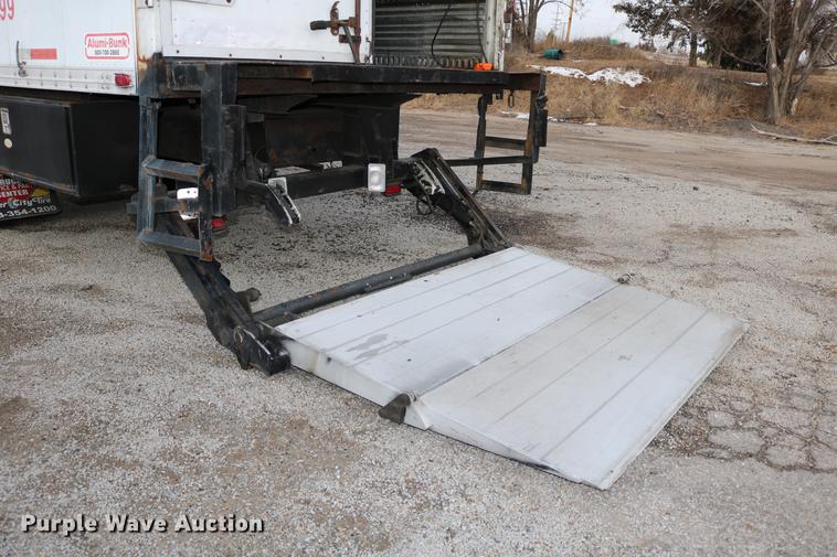 image for item DC7717 2004 International 7500 box truck